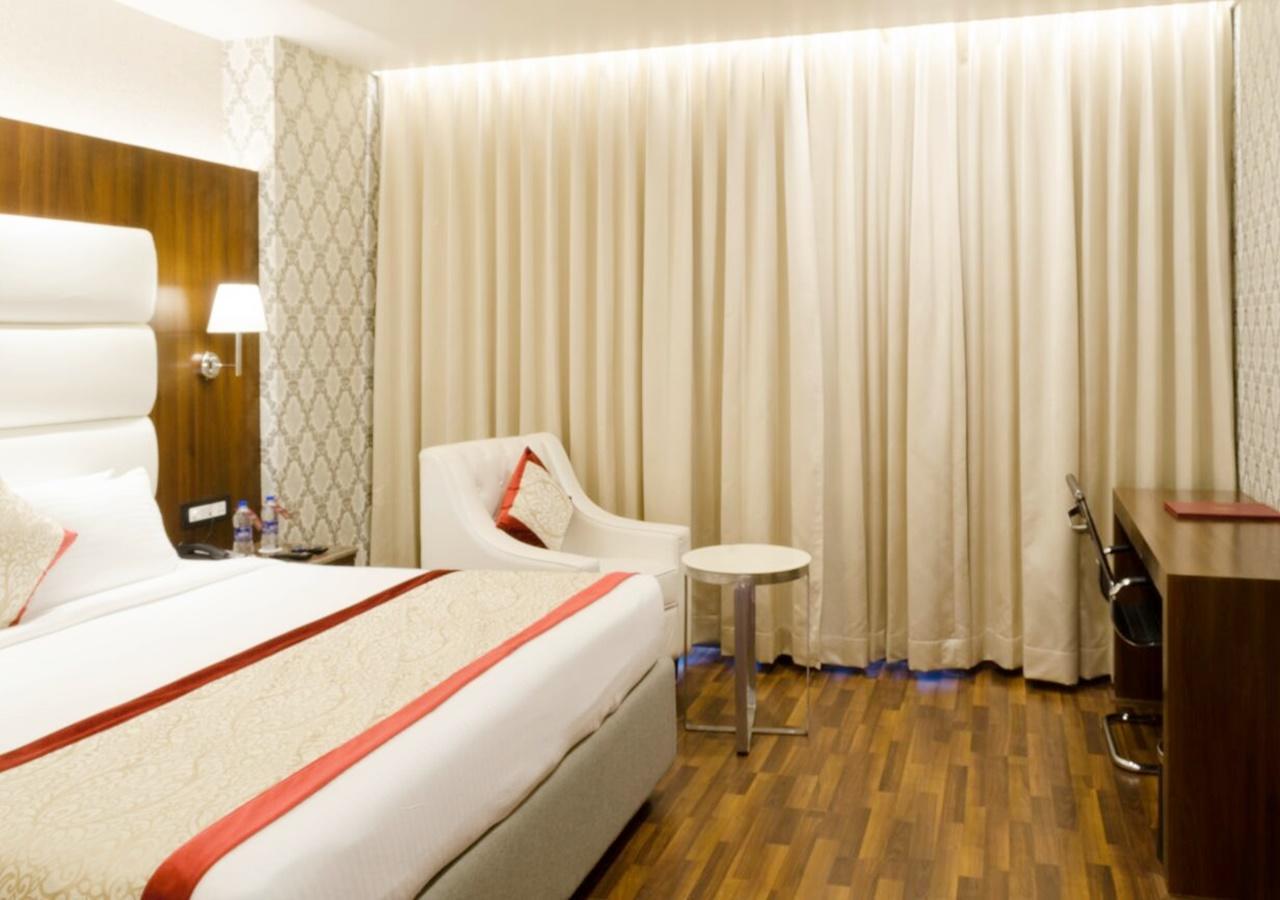 Ss Lumina Hotel Bangalore Exterior photo